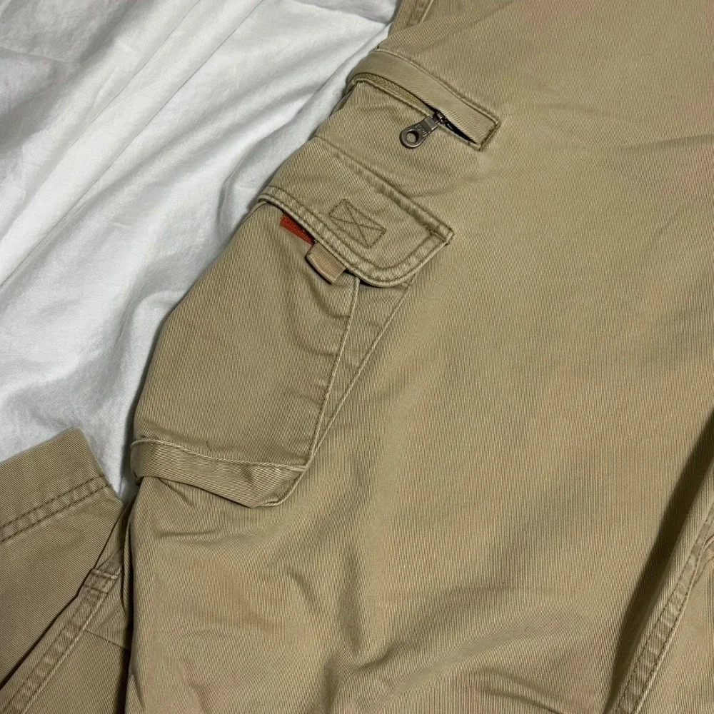 Eddie Bauer **please see